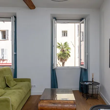 Rue Bonaparte, Quartier Citadelle Place Foch Apartment *