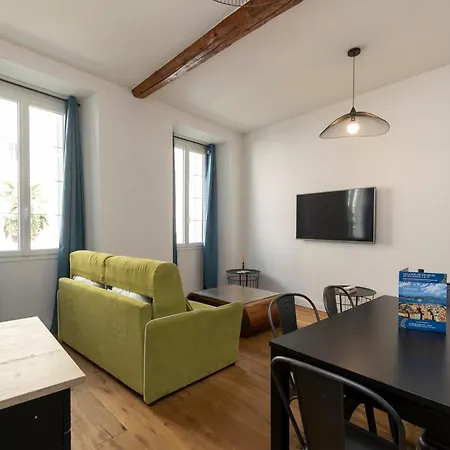 Rue Bonaparte, Quartier Citadelle Place Foch Appartement *