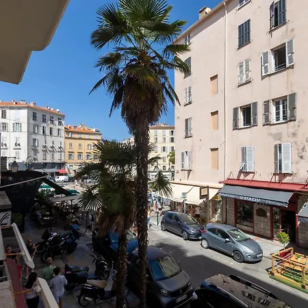 Rue Bonaparte, Quartier Citadelle Place Foch Appartement