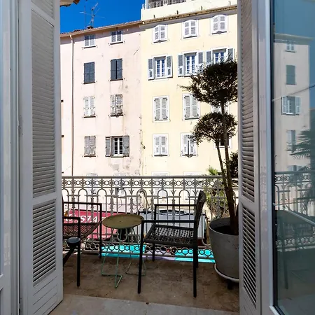 Rue Bonaparte, Quartier Citadelle Place Foch Appartement Ajaccio (Corsica)