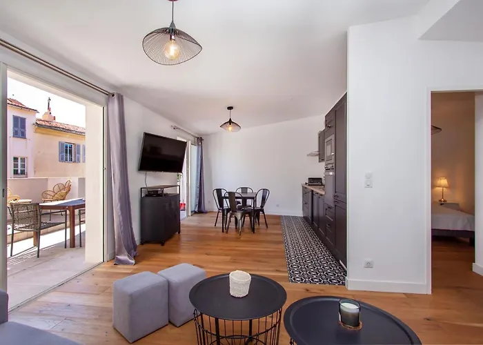 Appartement Appartements Rue Bonaparte, quartier Citadelle place Foch